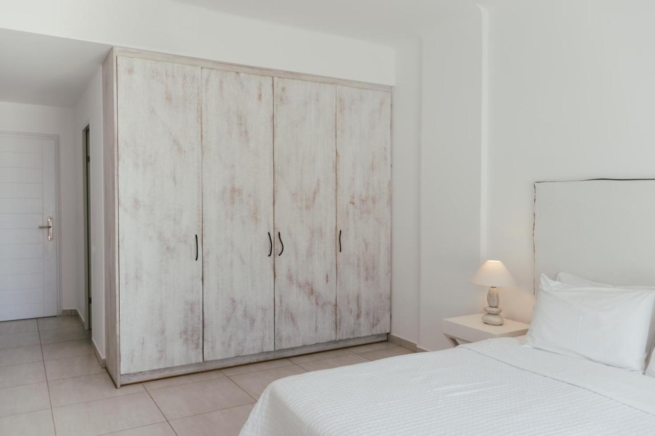 Cavo Bianco Boutique Hotel & Spa Kamari  Exterior photo