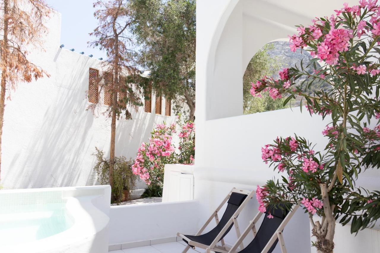 Cavo Bianco Boutique Hotel & Spa Kamari  Exterior photo